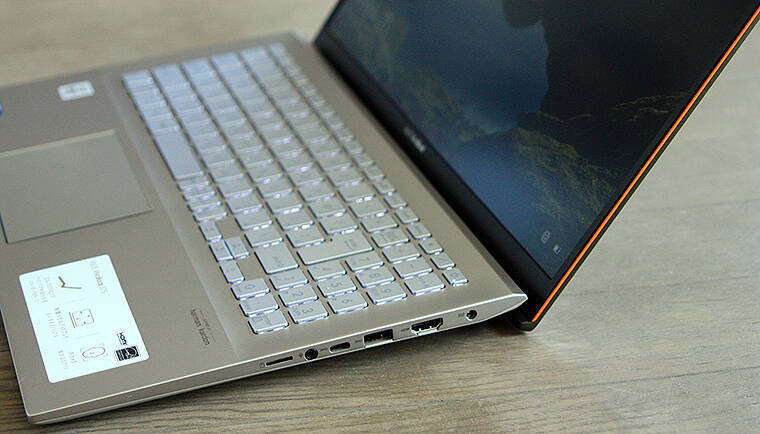 ASUS VivoBook S15 S531FA 鮮烈デビュー！ エイスース最新モダンPCの優れたデザインと高い性能を全方位でチェック！