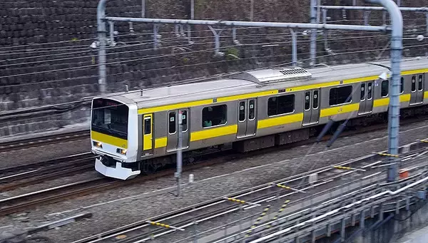 「中央線グリーン車導入12両化の準備？ 早朝深夜の総武線各駅停車入りをやめて運転系統をパキ分け」の画像