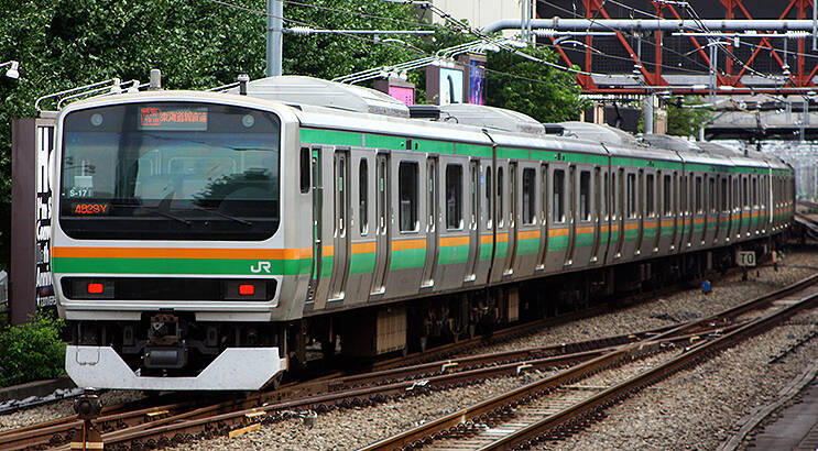 青春18きっぷ旅はボックス席で…東京圏を縦断するJR列車のセミクロス車の位置は