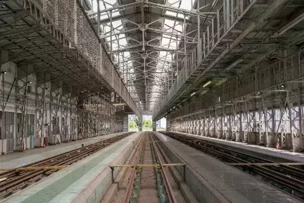 「JR武蔵小金井駅100周年 211系がやってくる！ 普段は入れない検修庫に潜入 撮影会＆入換車両乗車体験を開催（4月8日発売開始）」の画像
