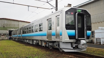 GV-E400系で「秋田港クルーズ列車」　2023年度の運行予定日は？