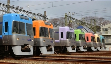 京王井の頭線の「1000系」が30周年！「レインボーカラー7色」が並ぶ初の撮影会、現行塗装「最後の共演」