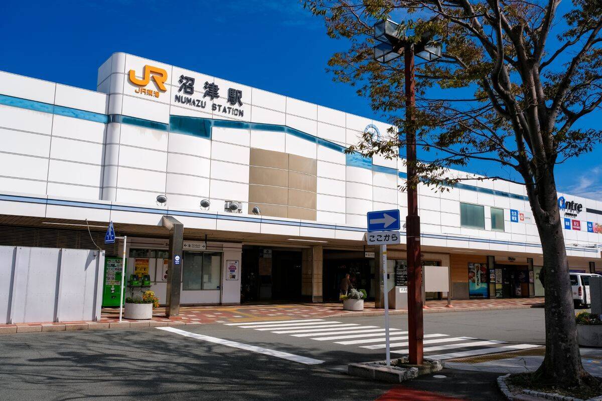JR沼津駅北口徒歩約10分「イオンタウン沼津」旧イシバシプラザ跡地に2027年誕生！ 全50店舗の賑わい拠点 建設中の「カベヌマ」アートも話題