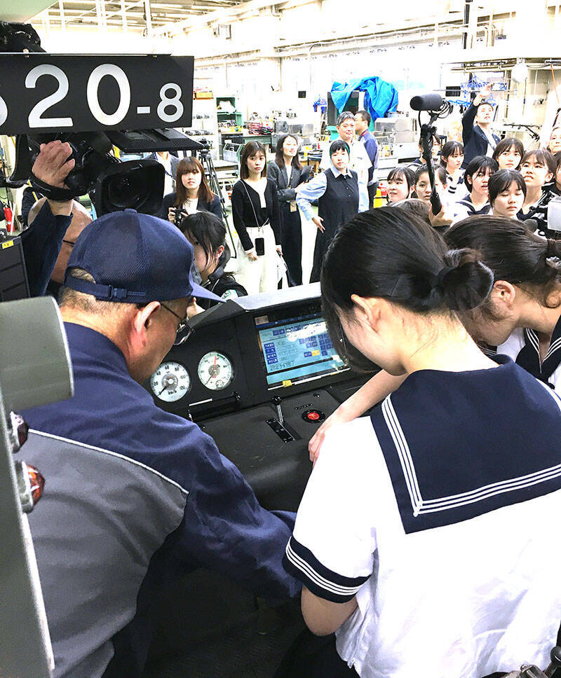 東京都 女子中高生向けオフィスツアー参加者募集中☆ 無料 6/23 締切！ 先行体験会では地下鉄車両基地に潜入☆ STEM分野で働く女性先輩たちに会える聞ける話せるチャンス！