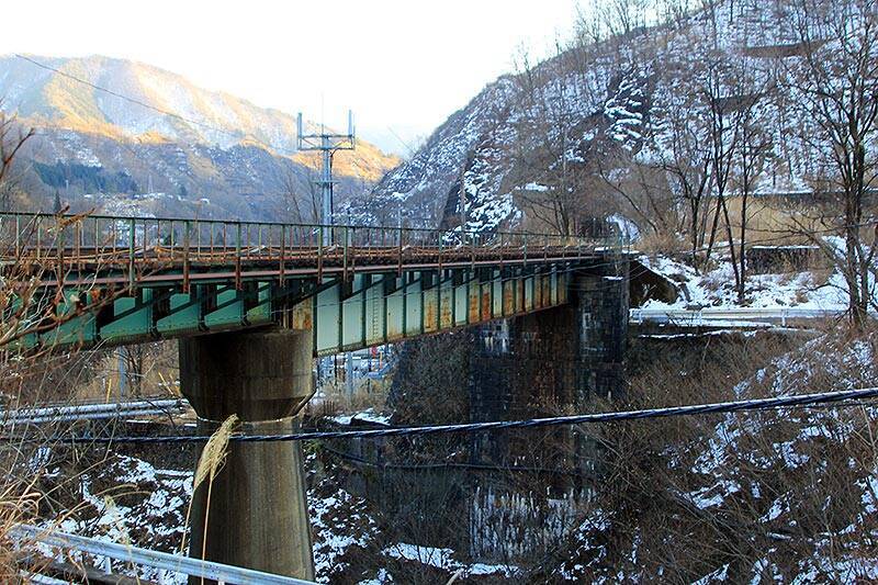 足尾線 廃線跡と産業遺産をめぐる自分リセット時間、銅山のまちから日光市街へ路線バスで峠越え…日光・足尾ルートパスでおトク旅