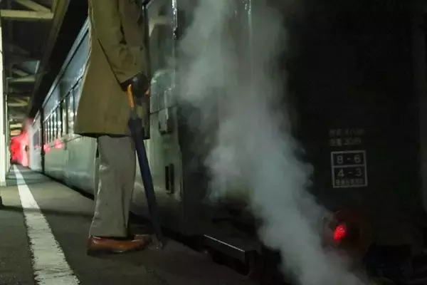 「大井川鐵道が「年越しSL夜行列車」を運行　川根温泉の露天風呂から夜汽車を眺める特別演出も」の画像