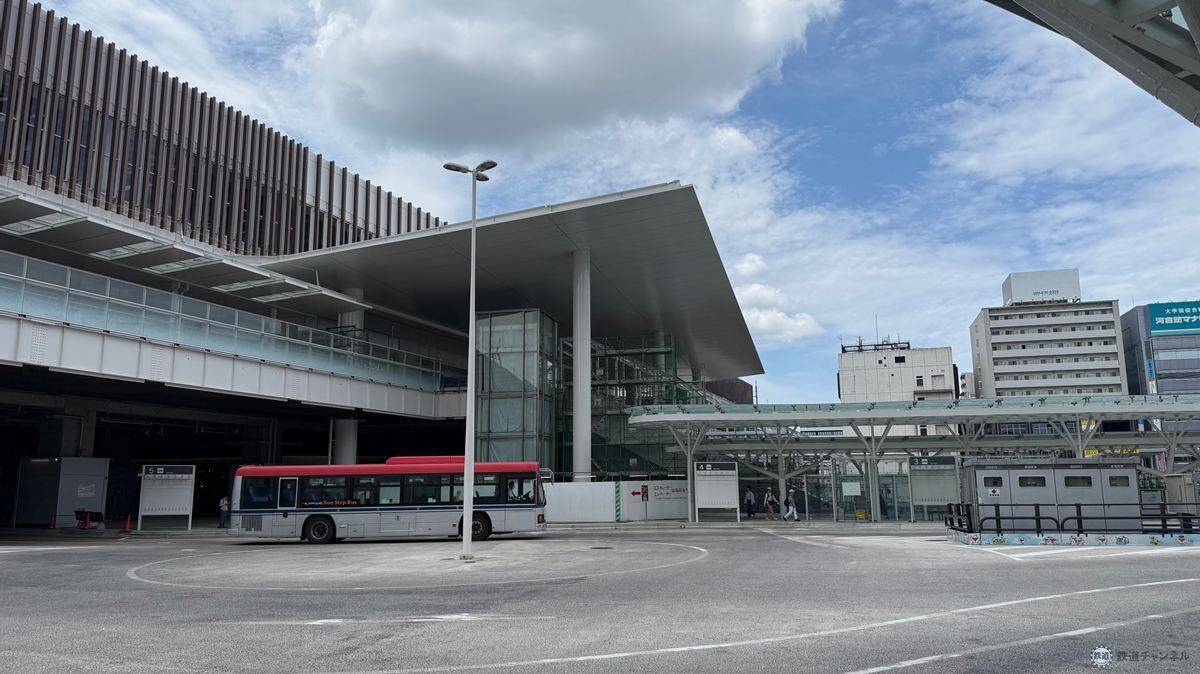 【JR新潟駅】万代広場ペデストリアンデッキ開通でバス・タクシーの「シームレスな乗り換え」が加速！ 2027年春にはいよいよ全面完成へ