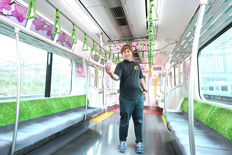 山手線の車内が“夢の桜”で満開に！4099人の想いを乗せた”Dreamトレイン”運行中、市原隼人やミャクミャクなど著名人11名のメッセージも