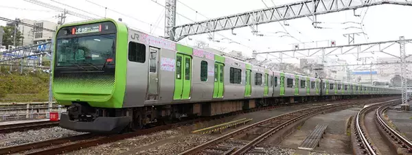 「山手線の車内が“夢の桜”で満開に！4099人の想いを乗せた”Dreamトレイン”運行中、市原隼人やミャクミャクなど著名人11名のメッセージも」の画像