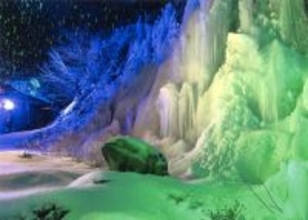高さ30mの巨大氷壁が出現！飛騨高山の冬を彩る「氷の渓谷」1月上旬から開催　2月は幻想的な夜間ライトアップも