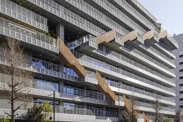 「品川駅高輪口に次世代オフィス「Ave.Takanawa」開業！ 象徴的な大階段と屋外テラスあり「まちのようなオフィス」が品川の新ランドマークに」の画像