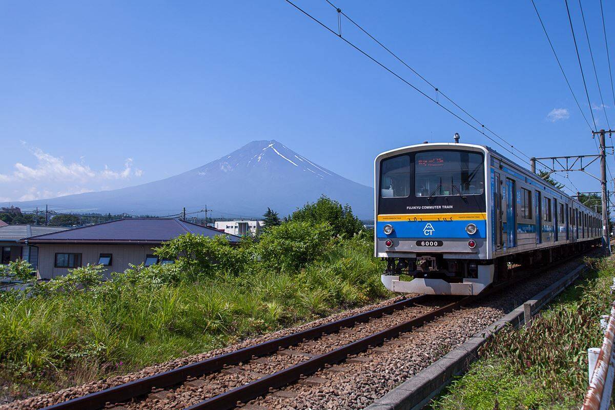 富士山と花火の絶景コラボ！2026年「河口湖湖上祭」を楽しむ完全ガイド＆鉄道アクセスのススメ