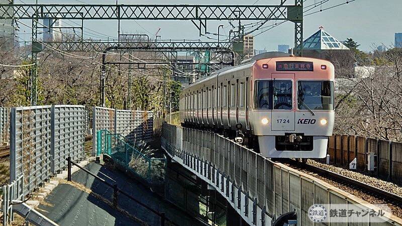 高架ホームの真下に環状八号線【駅ぶら】06京王電鉄439　井の頭線70