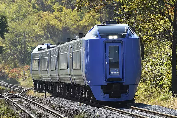 平成生まれの富士重工業製 特急形気動車 キハ281 ことし9月に定期運用離脱、10月に試作車キハ281-901を組み込んだ臨時列車 キハ281系 スーパー北斗でラストラン