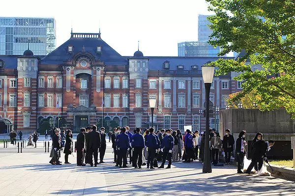 「110の企業団体 980人が参加し大掃除「東京エキマチ キラピカ作戦」がリアル交流の場として成長、JR東日本の小さな取り組みから20年」の画像