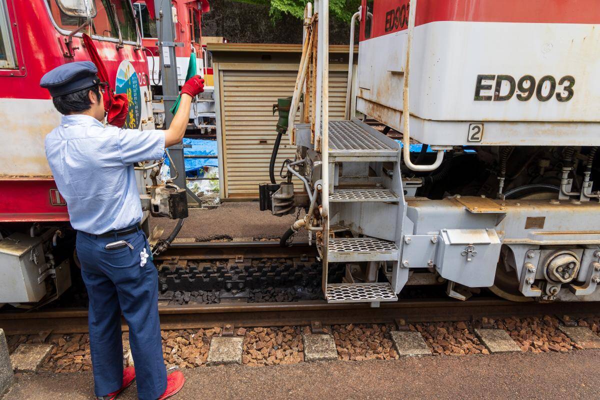 大井川鐵道が「観光鉄道」へ！井川線が7月から一律3,500円に！湖上駅の絶景と日本唯一のアプト式で挑む挑戦、背景や定員制･新料金体系も解説