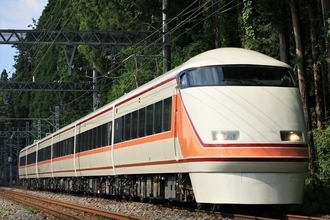 浅草→下今市ノンストップ！？東武100系スペーシアがブルーリボン賞35周年記念で「デビュー当時の停車駅」を再現　運転時刻や特急券の買い方を紹介