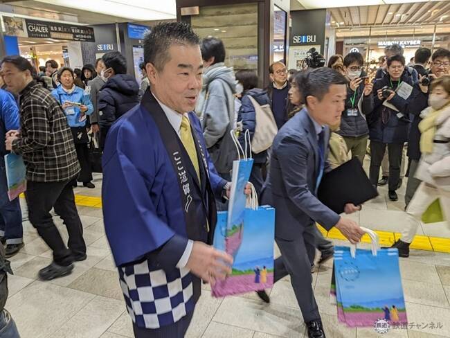 三日月知事と西山西武HD社長が滋賀の魅力をトップセールス　連携協定１周年で湖国の食材を満載した「52席の至福」が快走【コラム】