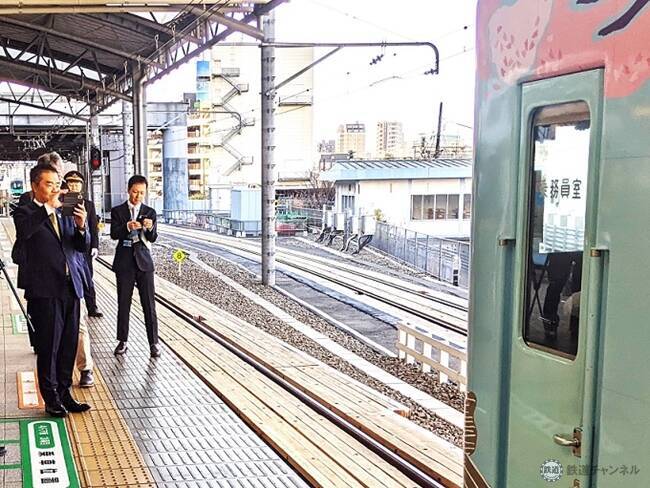 三日月知事と西山西武HD社長が滋賀の魅力をトップセールス　連携協定１周年で湖国の食材を満載した「52席の至福」が快走【コラム】