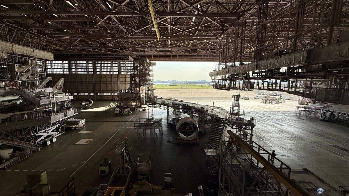 【2026年最新】羽田空港のJAL工場見学「JAL SKY MUSEUM」完全ガイド！ 大迫力の格納庫や歴代制服、激戦必至な予約のコツとは？