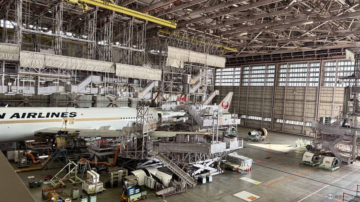 【2026年最新】羽田空港のJAL工場見学「JAL SKY MUSEUM」完全ガイド！ 大迫力の格納庫や歴代制服、激戦必至な予約のコツとは？