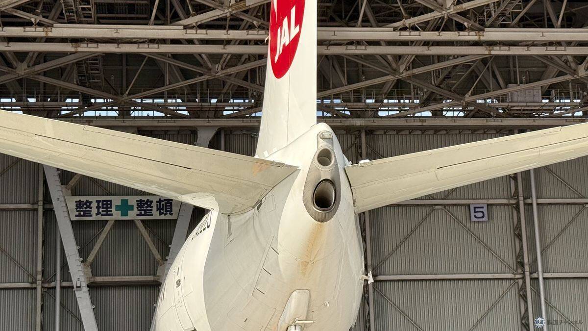 【2026年最新】羽田空港のJAL工場見学「JAL SKY MUSEUM」完全ガイド！ 大迫力の格納庫や歴代制服、激戦必至な予約のコツとは？