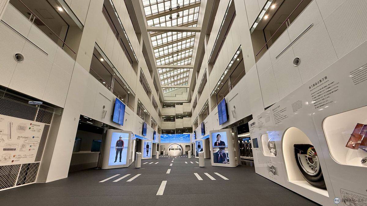 【2026年最新】羽田空港のJAL工場見学「JAL SKY MUSEUM」完全ガイド！ 大迫力の格納庫や歴代制服、激戦必至な予約のコツとは？