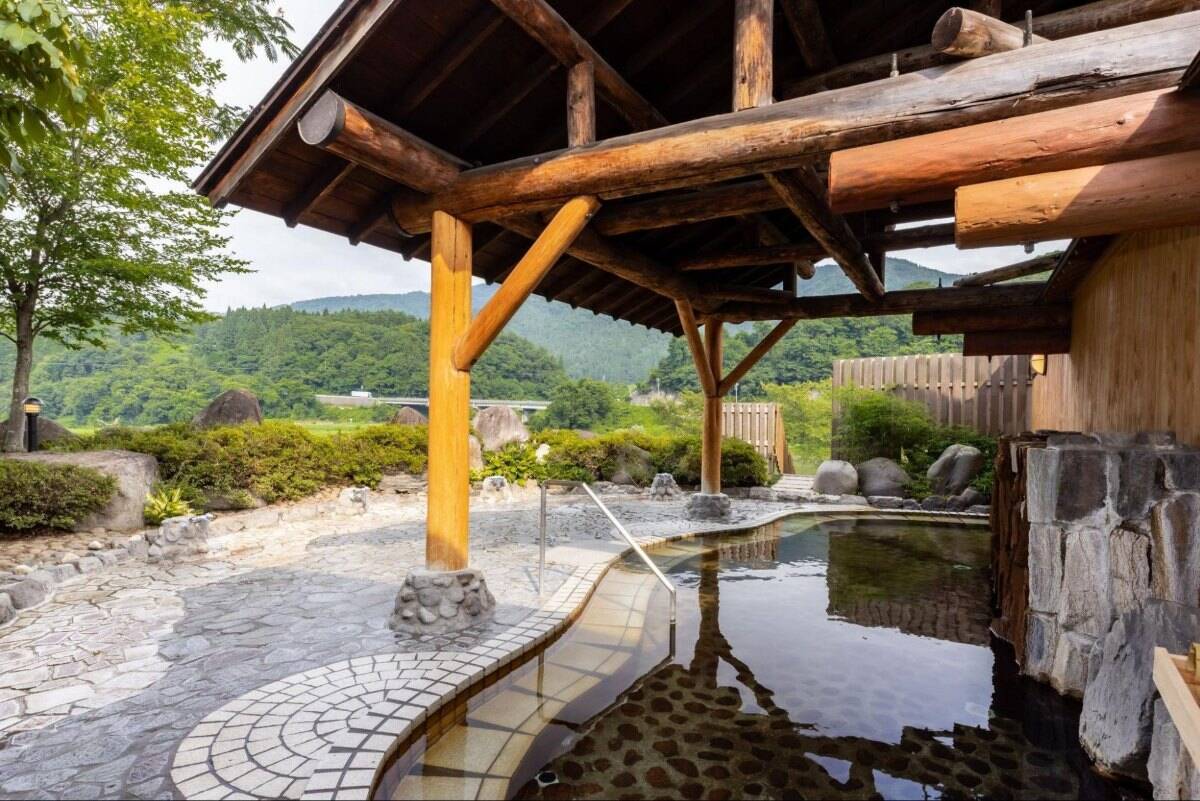 都心から新幹線で1時間40分！長野県 飯山･千曲川の菜の花に癒やされる春の旅、5/3〜5は「菜の花まつり」開催、カヌー体験や温泉も