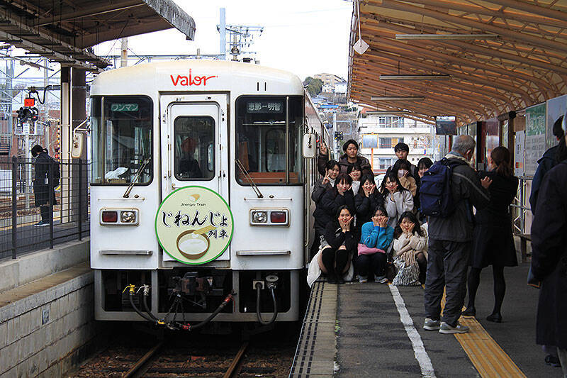 岐阜 東美濃 恵那「東京から最もちかい日本三大山城」岩村城へ、まずは明知鉄道 食堂車じねんじょ列車の絶景食体験を