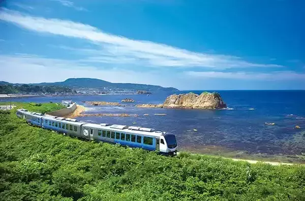 「JR東日本の 親子体験ツアー「フレテミーナ」が凄すぎる！本物の電車運転や廃線線路を歩く貴重な体験を家族で！ 夏休みの自由研究はこれ」の画像