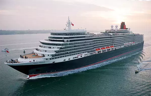 英国 CUNARD キュナード 豪華客船 クイーン・エリザベス が東京初寄港、まだ予約できる東京発着クルーズをここでチェック！ 日本周遊 韓国 台湾と多彩なコースと特別割引にも注目