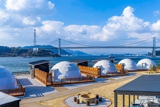 関門海峡を一望！ 山口の絶景グランピング「グランドーム下関」にインフィニティプールやサウナ付きの客室が誕生（2026年6月リニューアル）