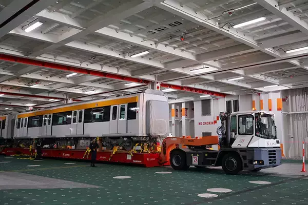 「川崎汽船　カイロ向け鉄道車両輸送見学会を開催　High ＆ Heavy 貨物輸送現場をメディア初公開」の画像