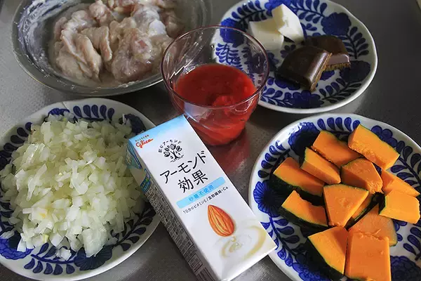 「いま話題、アーモンドミルクのバターチキンカレーで抗酸化力アップ！ しかもかんたんヘルシー超絶うまい！ ビタミン E・A・Cの相乗効果で夏を乗り切れ！」の画像