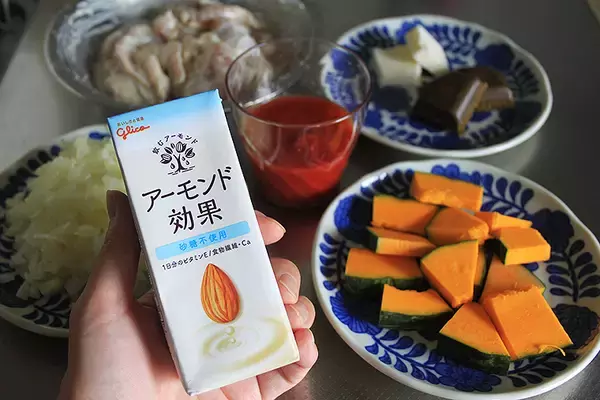 「いま話題、アーモンドミルクのバターチキンカレーで抗酸化力アップ！ しかもかんたんヘルシー超絶うまい！ ビタミン E・A・Cの相乗効果で夏を乗り切れ！」の画像