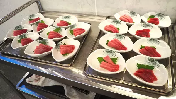 「【東京最大級】タラバガニや鮑、牡蠣……高級食材食べ放題の海鮮ビュッフェが登場！パフォーマンスにも力を入れる『銀座四海』で楽しいランチを【銀座一丁目駅徒歩1分】」の画像