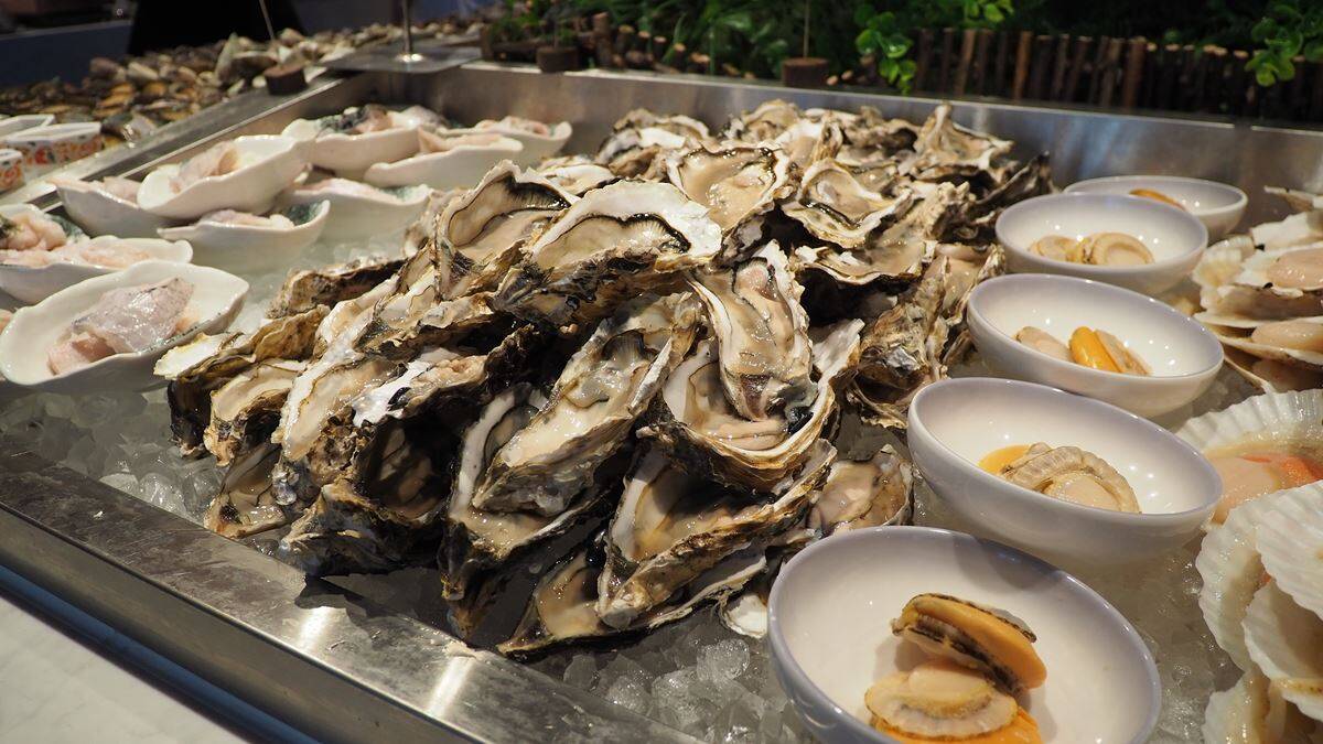 【東京最大級】タラバガニや鮑、牡蠣……高級食材食べ放題の海鮮ビュッフェが登場！パフォーマンスにも力を入れる『銀座四海』で楽しいランチを【銀座一丁目駅徒歩1分】