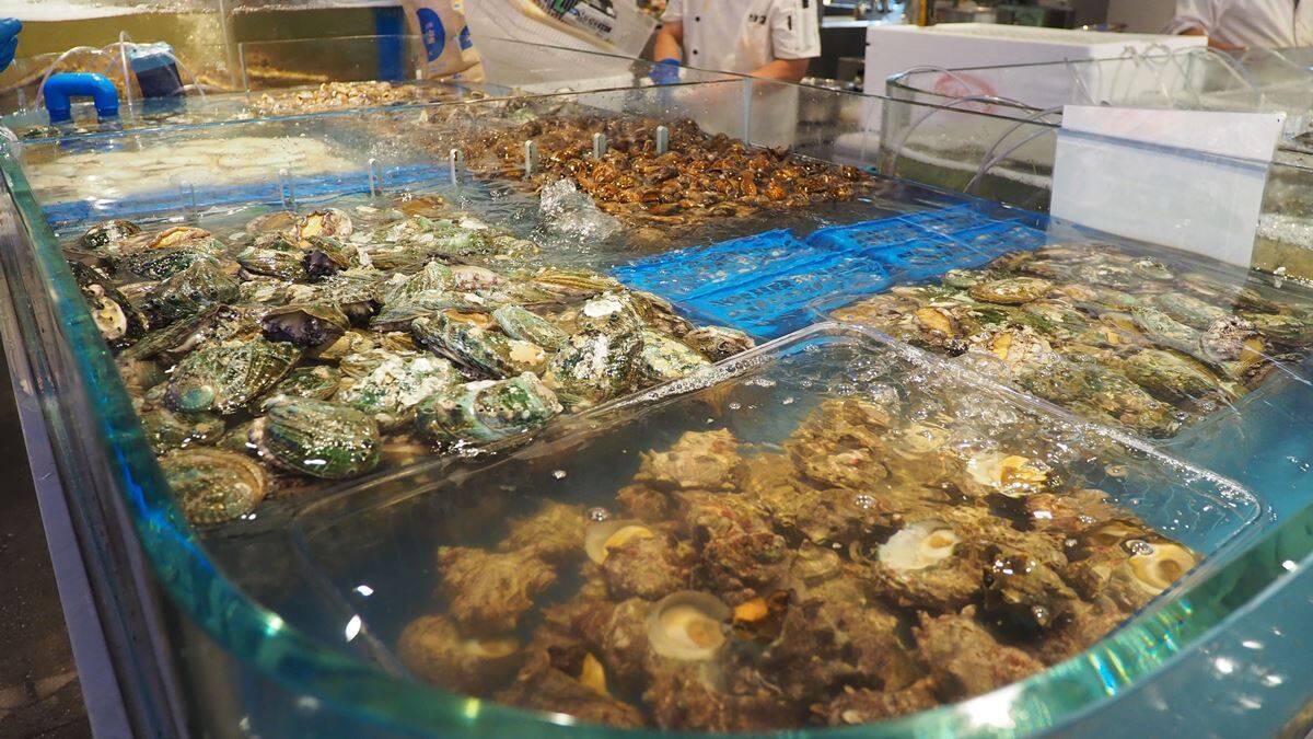 【東京最大級】タラバガニや鮑、牡蠣……高級食材食べ放題の海鮮ビュッフェが登場！パフォーマンスにも力を入れる『銀座四海』で楽しいランチを【銀座一丁目駅徒歩1分】