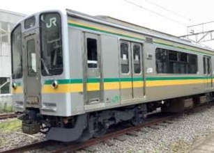 新潟からやって来たE127系、JR南武支線で9月デビュー！車体色どう変わった？