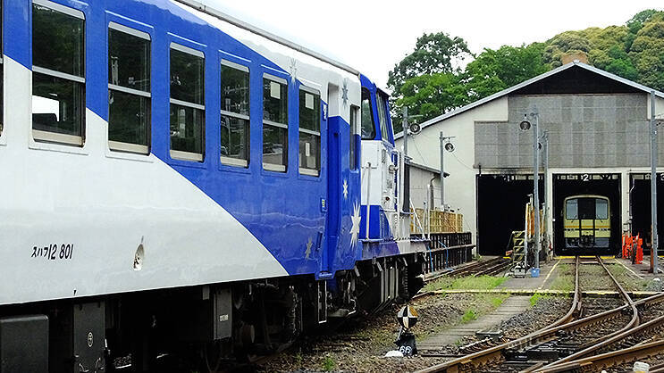 奥出雲おろち号の終点 木次駅、仕事を終えたDE10たちが木次鉄道部車庫に入っていく姿は必見！ 途中下車して観察したい15分間の入庫シーン