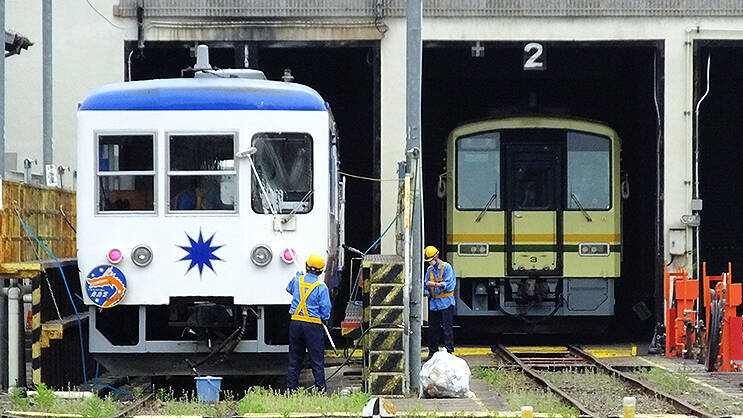 奥出雲おろち号の終点 木次駅、仕事を終えたDE10たちが木次鉄道部車庫に入っていく姿は必見！ 途中下車して観察したい15分間の入庫シーン