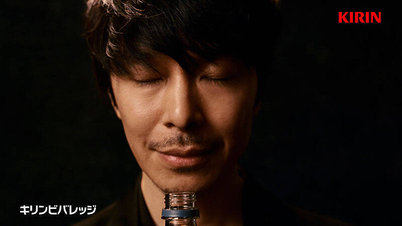 キリン ファイア アロマブリューにコーヒー通の長谷川博己「本当に良い香り。ふわっと広がる感じがまるで淹れたてのよう」いままでのペットボトルコーヒーとは一線を画すおいしさに驚き！