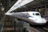 「新幹線でキンキンに冷えたお酒を飲むには？ 新大阪駅27番線ホームに登場した完全キャッシュレス「カップ氷」専用自販機が話題！」の画像3