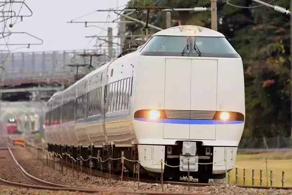 ありがとう北陸本線！特急「サンダーバード」直通運行最終便に乗車できる旅行プランを発売