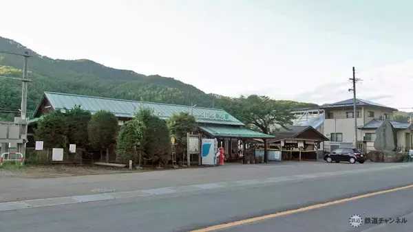 「現在は閑散路線の駅になっています【木造駅舎カタログ】中央本線08/235　川岸駅」の画像