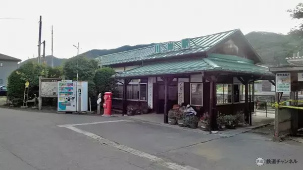 「現在は閑散路線の駅になっています【木造駅舎カタログ】中央本線08/235　川岸駅」の画像