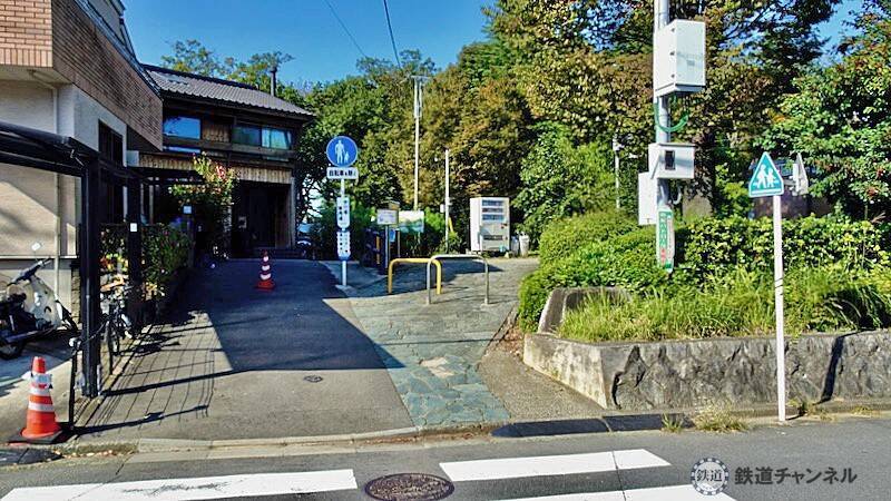 北北西に進路をとってます【駅ぶら】06京王電鉄229　高尾線19