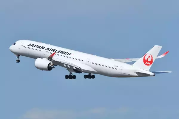 JAL×ドコモの新スマホプラン「JALモバイル powered by ahamo」6/25開始！ 月額2,970円で海外ローミング無料 どこかにマイルが78％オフに