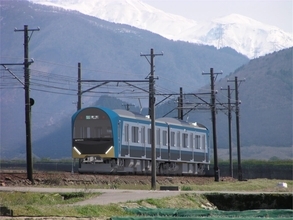 北陸鉄道「1M系」2027年度導入へ 「空に始まり、海へ続く」 白山比咩神社をモチーフにした神秘的なデザイン
