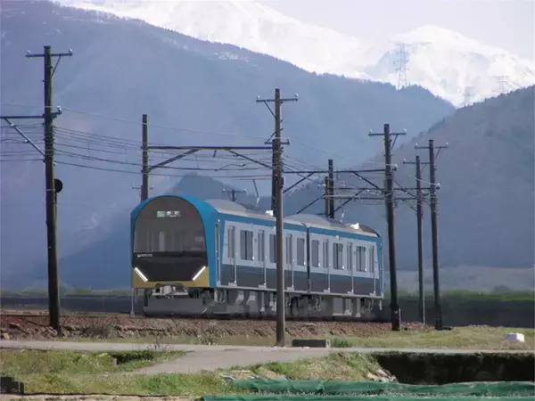北陸鉄道「1M系」2027年度導入へ 「空に始まり、海へ続く」 白山比咩神社をモチーフにした神秘的なデザイン